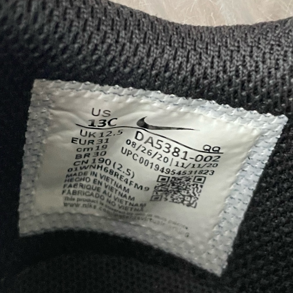Nike Shoes - Picture 8 of 12
